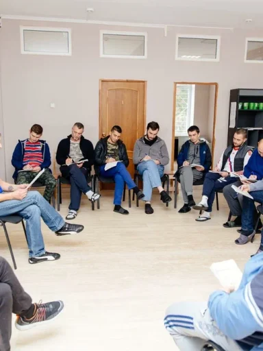 Бесплатная и анонимная реабилитация для алкоголиков и наркозависимых: путь к новой жизни